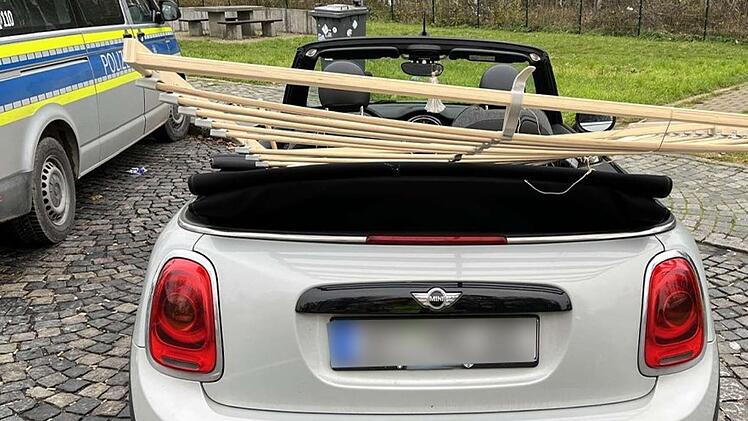 A3 bei Nürnberg: Polizei zieht Cabrio mit gefährlicher Ladung aus dem Verkehr