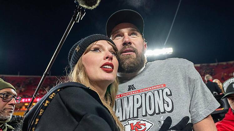 Vor dem 59. Super Bowl - Taylor Swift und Travis Kelce