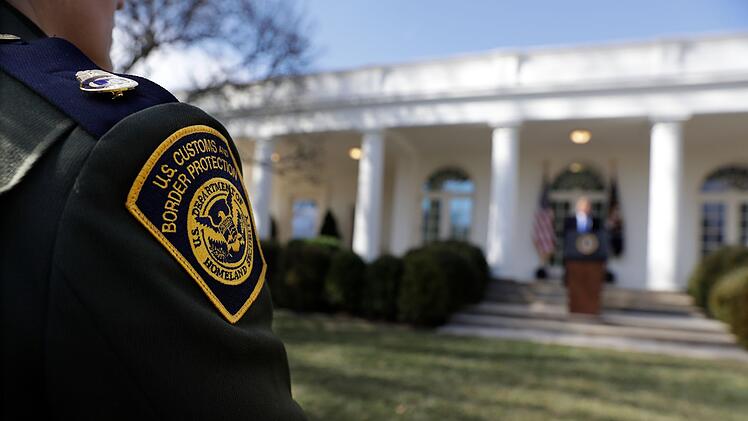 Trump k&uuml;ndigt Nationalen Notstand an