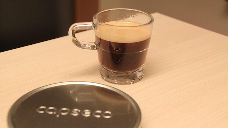 Ob normaler Kaffee oder Espresso: Die Kaffeekapseln sind f&uuml;r beide geeignet. Foto: Theresa Schiffl