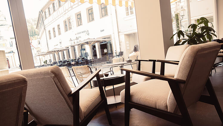 Kulmbach: Café "Soffi's" von Mutter und Tochter am Marktplatz eröffnet - "total überwältigt"