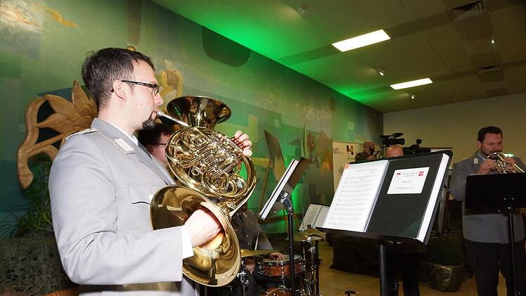 Ein Blechbläserensemble des  Heeresmusikkorps Veitshöchheim begleitet den Neujahrsempfang. Foto: Arkadius Guzy