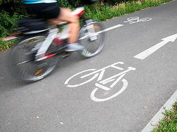 Naturschutz, Folgekosten für Unterhalt, Grundstückserwerb: Aktuell  werden die Weichen für den Radweg Bad Kissingen - Euerdorf gestellt.