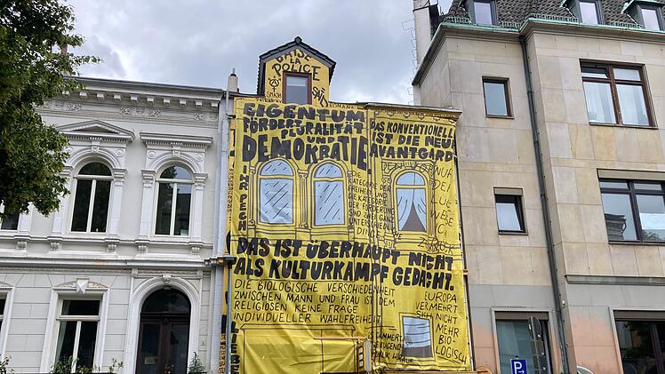 Golden Shop mit neuer Fassade
