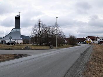 Für den Diakonieverband Neuendettelsau ist es ein wichtiges Anliegen, eine Verbesserung der Verkehrssituation der Bernecker Straße mit der Errichtung eines Gehweges zu erreichen.  Werner Reißaus