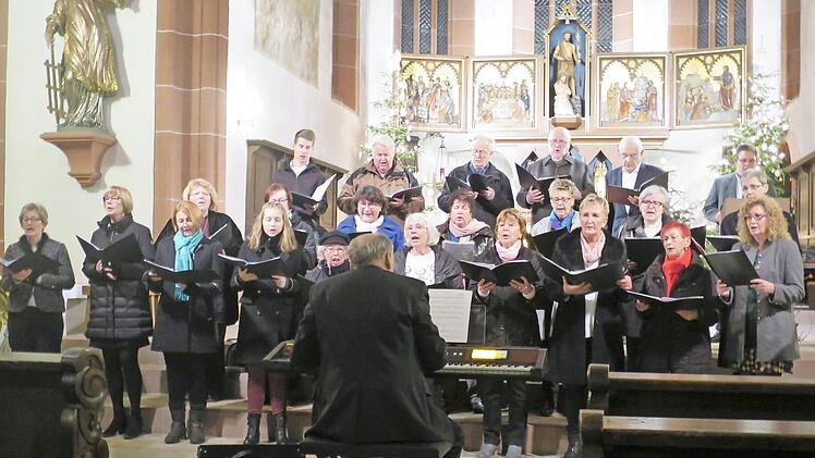 Der Kirchenchor gab an Dreikönig ein Konzert. Foto: Barbara Oschmann
