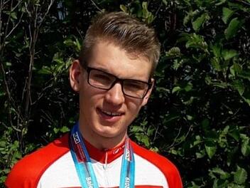 Gewinn der Goldmedaille beim Weltcup in Kanada: Maximilian Jäger ist weiter auf Erfolgskurs. Foto: Nationalmannschaft/Archiv Thomas Jäger