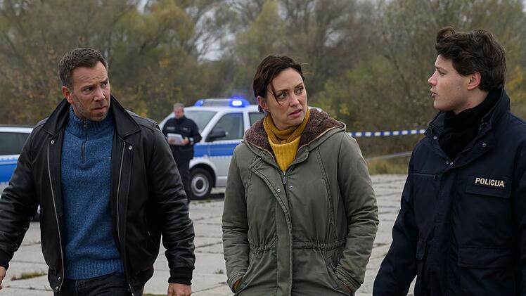 In der Hansestadt gibt es spannende neuen Fälle. Kriminalkommissar Lars Pöhlmann (Dominic Boeer, links) und Kriminalkommissarin Karoline Joost (Nike Fuhrmann) ermitteln in Wismar.