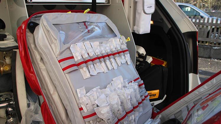 Impressionen von der Übergabe eines neuen Notarzteinsatz-Fahrzeugs an die Rettungswache Bad Brückenau am 8. April 2015. Foto: Ulrike Müller