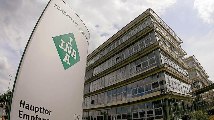 Blick auf den Eingang des Hauptsitzes der Schaeffler KG in Herzogenaurach. Foto: dpa