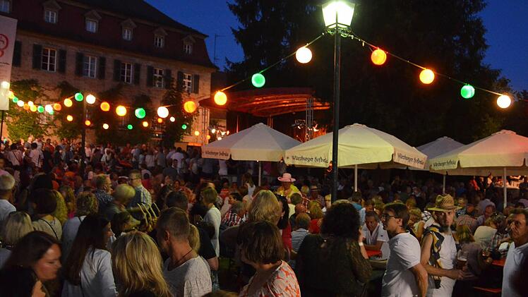 Großer Andrang herrschte beim Auftritt der "Jets".  Fotos: Peter Rauch