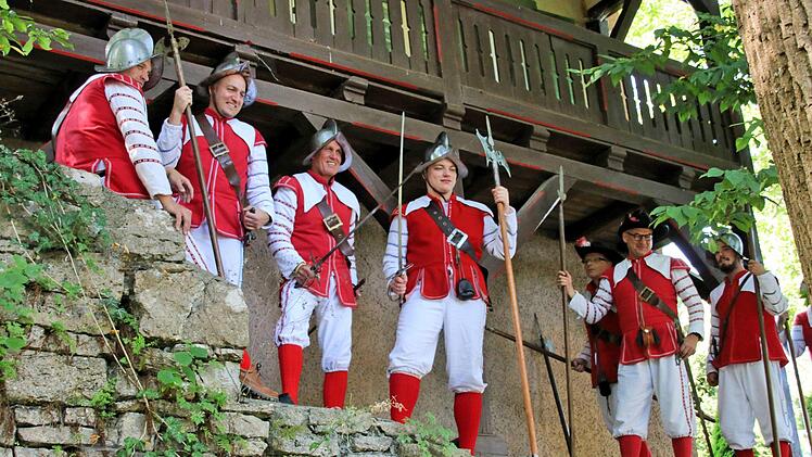 Die Stadtmauer mussten die Stadtknechte früherer Jahrhunderte verteidigen.  Foto: Dieter Britz I