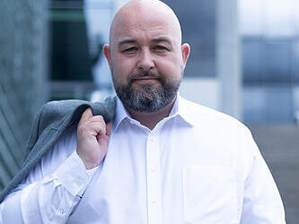 H&ouml;here Tabaksteuer: Ein Raucher der CSU stimmt dagegen
