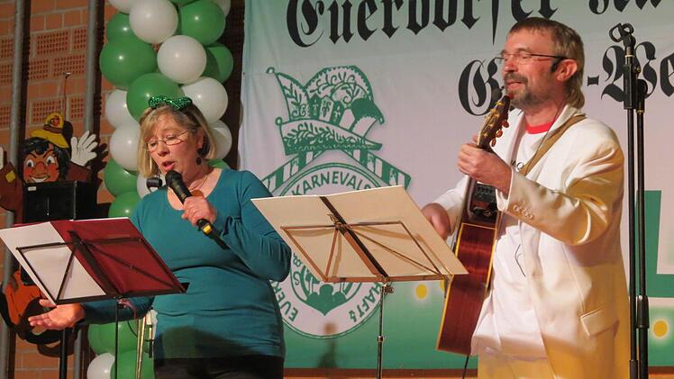Lokalkolorit in den schönsten Tönen: Frau Grün und Herr Weiß alias Gisela Leber und Ralf Werner