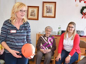 Bettina Hempfling                  ist Betreuungsassistentin im BRK-Seniorenhaus in Kronach - auch sie ist Quereinsteigerin. Foto:Ronald Rinklef