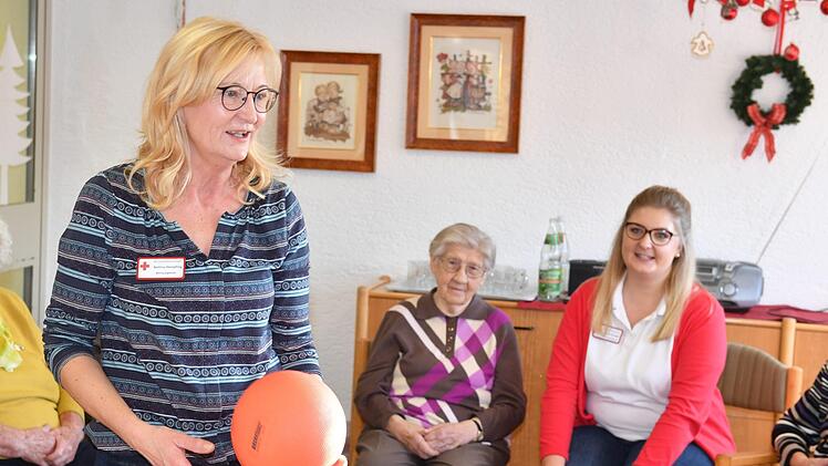 Bettina Hempfling                  ist Betreuungsassistentin im BRK-Seniorenhaus in Kronach - auch sie ist Quereinsteigerin. Foto:Ronald Rinklef