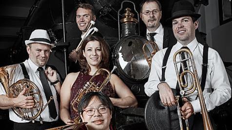 Das Sextett schippert durch die Musikgeschichte. Foto: Dirk Eidner
