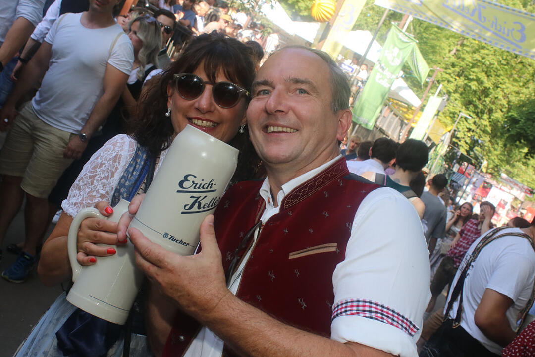 Auf der Bergkirchweih wird richtig gefeiert!