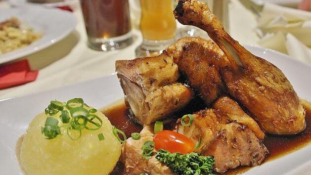 Wer im Fichtelgebirge lecker Essen gehen möchte, hat die Qual der Wahl. Wir haben  die beliebtesten Restaurants in einer Liste zusammengefasst. Symbolfoto:  RitaE/pixabay.com