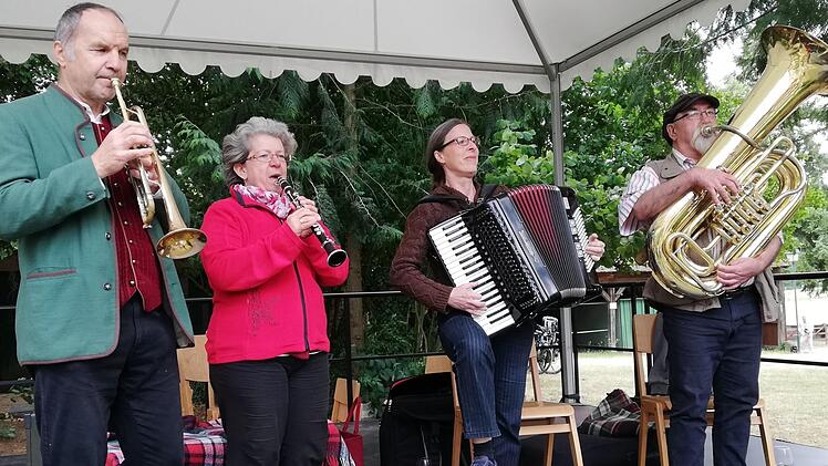 Die Fränkischen Straßenmusikanten unterhielten die Gäste beim Museumsfest.