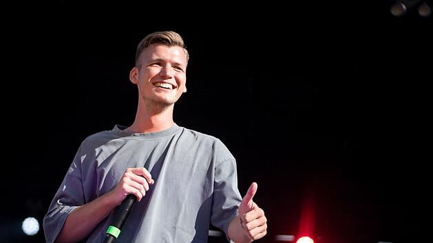 "Dicht im Flieger"-Star Julian Sommer (25) mit eindringlicher Bitte an Mallorca-Urlauber