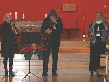 Sie gehören mit dem Organisten Tjeu Zeijen zu dem experimentierfreudigen Consortium Musicum: Anne Freeman, Harry Fries und Sopranistin Yvonne Nijsten (von links). Foto: gg