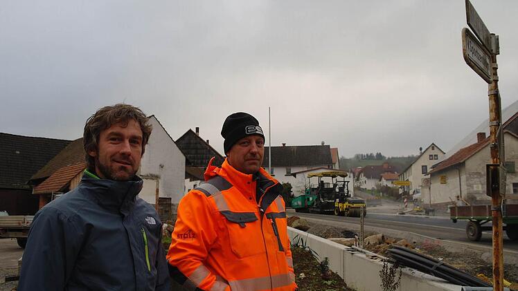Arbeiten schon lange "Seite an Seite": Mottens Bürgermeister Jochen Vogel und Polier Stefan Dorn. Foto: Stephanie Elm