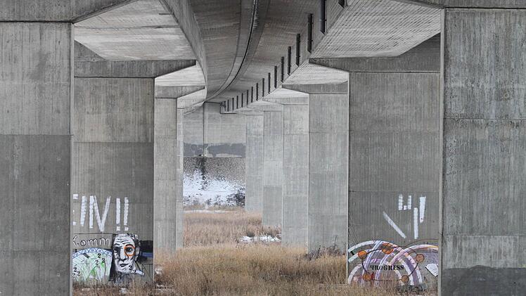 Hier gibt es mal andere Blickwinkel "auf die Autobahn". Fotos: Michael Busch