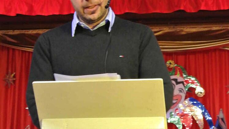 Markus Schütz als "Stadtrat" in der Bütt
