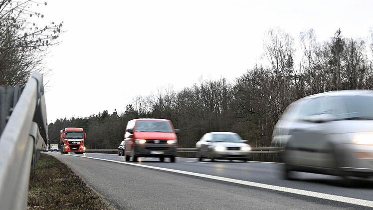 Höhere Strafen für Raser und Drängler, verpflichtende Notbremssysteme für Lastwagen: Um mehr Sicherheit im Straßenverkehr geht es bei der Frühjahrstagung der Verkehrsminister in Nürnberg. Foto:  Ferdinand Merzbach