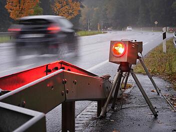 A93 bei Selb: Jeder Zehnte zu schnell - in fünf Stunden blitzt es über 300 Mal