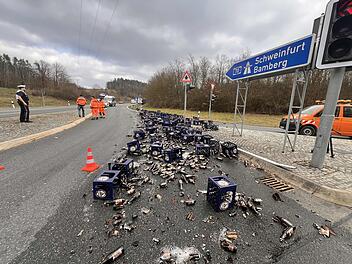 Unfall in "Bierkurve" bei A70 nahe Neudrossenfeld - Auffahrt nach Bamberg gesperrt