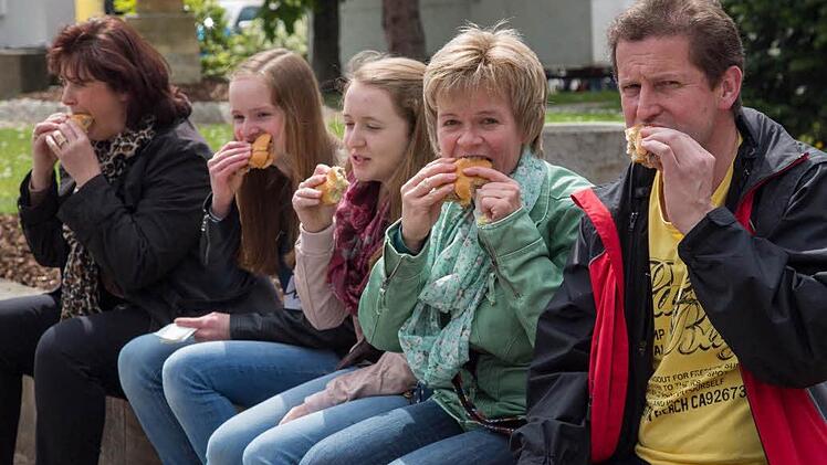 Liebe auf den ersten Biss: Auf der Schlemmermeile schmecken die Michelauer Bratwürste.