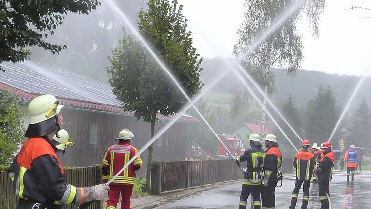 Mit einer Übung in Ködnitz begann am Samstag die Aktionswoche der Feuerwehren im Kreis Kulmbach. Foto: Werner Reißaus