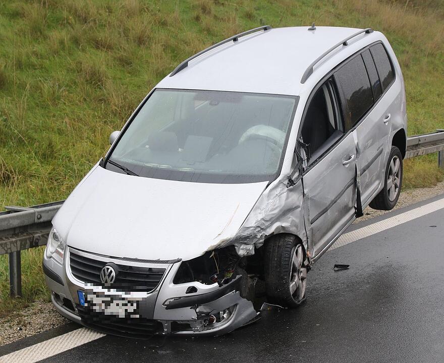 Zwei Schwerverletzte bei Verkehrsunfal an A73