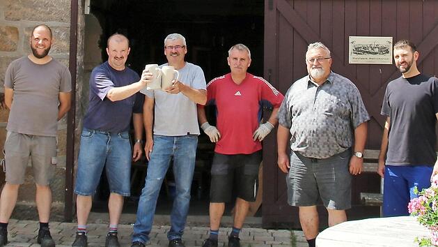 Die Mitglieder des Brautraditionsvereins freuen sich - wie hier im letzten Jahr - wieder auf regen Besuch.  Foto: Bettina Knauth