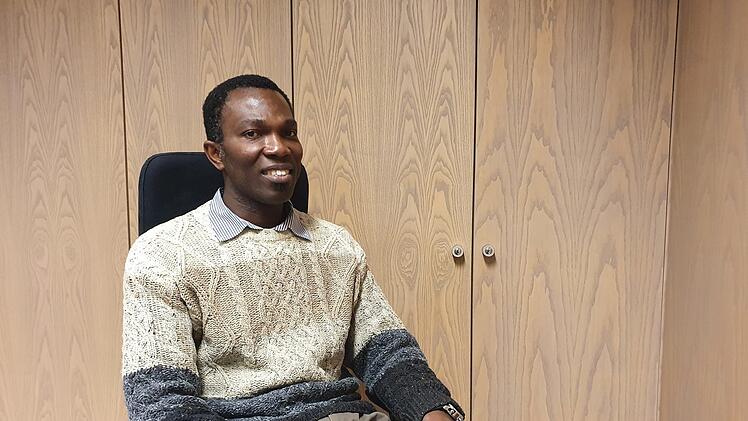 Dr. Fidelis Kwazu, nigerianischer Pfarrvikar in Bad Br&uuml;ckenau, hat eine besondere Meinung zur Heilige-Drei-K&ouml;nige-Tradition und dem sogenannten "Blackfacing". Foto: Steffen Standke