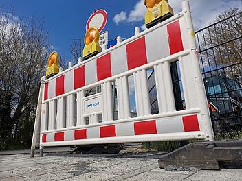 Bad Kissingen: Parkplatz Tattersall kurzfristig gesperrt - wegen Container für Postbankfiliale Bad Kissingen: Parkplatz Tattersall kurzfristig gesperrt - wegen Container für Postbankfiliale