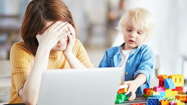 Für viele alleinerziehende Mütter und Väter war die Zeit des Lockdowns eine besonders belastende Zeit. Eine Kur kann hier eine Erleichterung verschaffen.