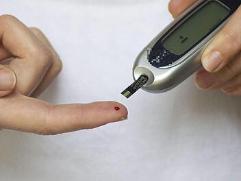 Laut einer neuen deutschen Studie soll die Diät-Methode Intervallfasten dabei helfen, Diabetes Typ 2 zu verhindern.  Symbolfoto: Tesa Robbins/pixabay.com