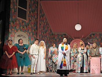 Szene aus der Neuinszenierung von Otto Nicolais "Die lustigen Weiber von Windsor" am Landestheater Coburg. Foto: Andrea Kremper