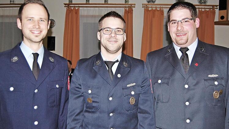 Der neue Vereinsvorstand mit (von links) Schriftführer Martin Neumann, dem Vorsitzenden Dominik Kutscher und Kassier Julian Metz. Foto: Sigismund von Dobschütz