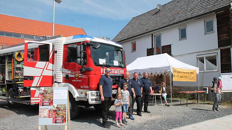 Frühjahrsmarkt und Fischerfest lockten viele Besucher nach Mitwitz. Foto: Herbert Fischer