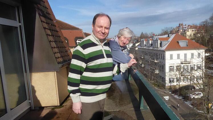 Rainer Furtwängler und Angelika Rasch sprechen über ihre Krankheitsgeschichten, die sie nach Bad Kissingen zur Reha gebracht haben. Foto: Thomas Ahnert