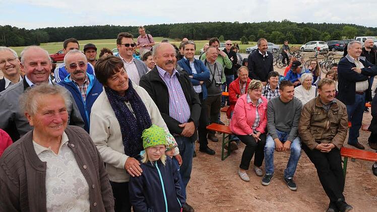 Spatenstich am Lonnerstadter Windpark. Foto: Barbara Herbst