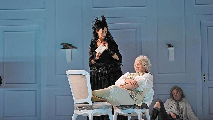 Szene aus dem "Rosenkavalier" am Landestheater Coburg.Foto: Andrea Kremper