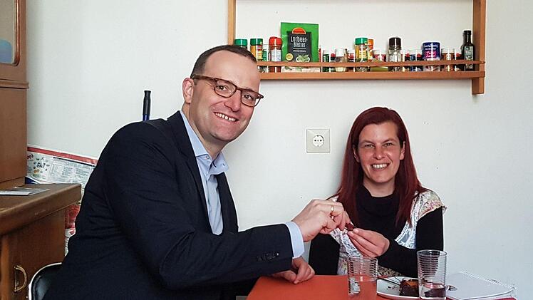 Rund 210.000 Menschen haben die Petition von Sandra Schlensog unterzeichnet. Sie fordert darin, das Gesundheitsminister Jens Spahn einen Monat von Hartz IV zu leben. Foto: Bundesministerium f&uuml;r Gesundheit/dpa