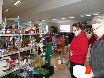 Der "Tafelladen" ist für jedermann geöffnet, nur für die Ausgabe von Lebensmitteln wird ein besonderer Ausweis benötigt.  Fotos: Marion Krüger-Hundrup