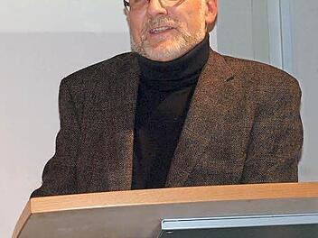 Rainer Hambrecht bei seinem Vortrag.  Foto: Alfred Thieret