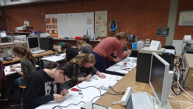 Mädchen können in den Herbstferien an technischen Workshops teilnehmen.  Foto: Ehrenfels